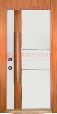 Белая входная дверь c МДФ панелью ЧД-09 в частный дом в Саратове