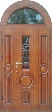 Двустворчатая железная дверь МДФ со стеклом в форме арки ДА-52 в Саратове