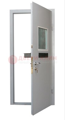 Белая металлическая дверь в кассу ДКС-1 в Саратове