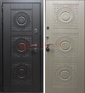Темная стальная дверь с МДФ ДМ-161 для коттеджа в Саратове