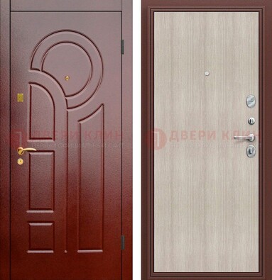 Красная металлическая дверь с МДФ панелями ДМ-368 в Саратове
