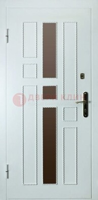 Белая стальная дверь с МДФ и декоративными вставками ДМ-62 в Саратове