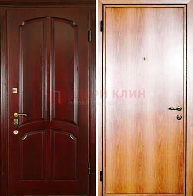 Темная железная дверь с массивом дуба ДМД-13 в Саратове