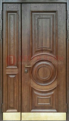 Коричневая двухстворчатая дверь с массивом дуба ДМД-71 в Саратове