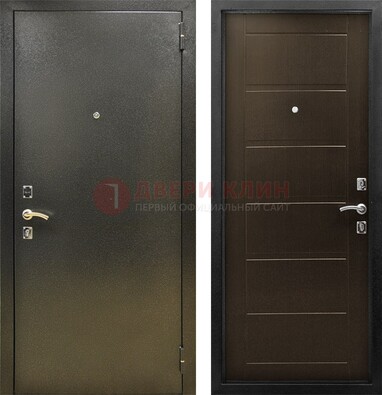 Темная металлическая дверь с порошковым напылением ДП-105 в Саратове