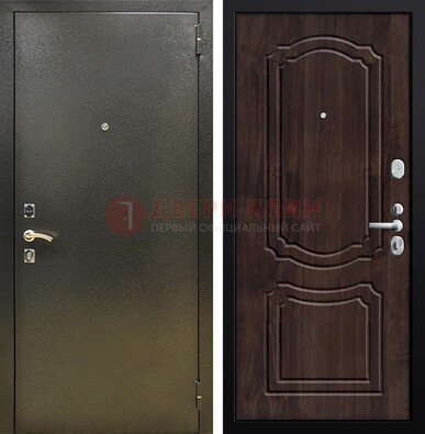 Темно-серая железная дверь с порошковым покрытием и коричневой МДФ ДП-288 в Саратове