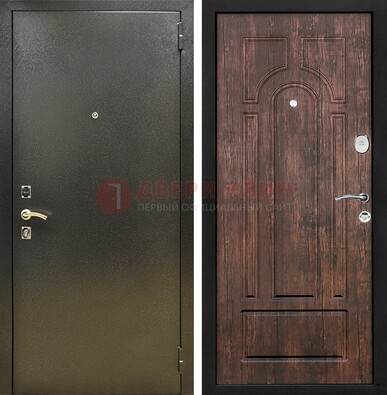 Темно-серая металлическая дверь с порошковым покрытием и МДФ коричневая ДП-292 в Саратове