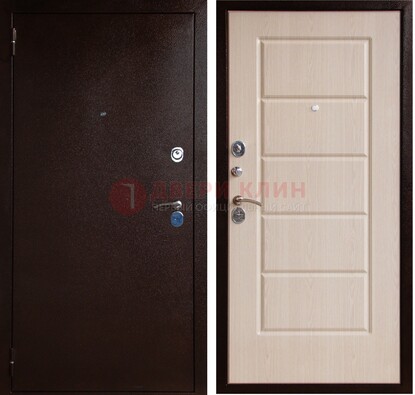 Коричневая металлическая дверь с порошковым окрасом ДП-92 в Саратове