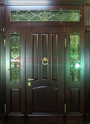 Стальная парадная дверь со стеклом и ковкой ДПР-18 для деревянного дома в Саратове