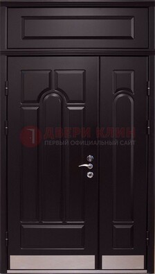 Парадная дверь с металлическими вставками ДПР-47 и фрамугой в Саратове