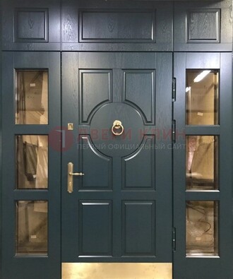 Стальная парадная дверь ДПР-64 со стеклопакетом в Саратове