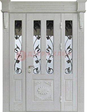 Входная парадная дверь со стеклом и ковкой в белом цвете ДПР-93 в Смоленске