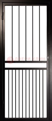 Коричневая одностворчатая железная решетчатая дверь ДР-24 в Саратове