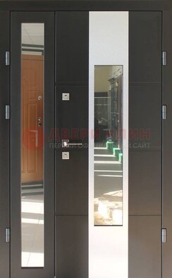 Темная полуторная стальная дверь со стеклом ДС-10 в Саратове