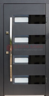 Черная стальная дверь МДФ хайтек со стеклом ДС-16 в Саратове