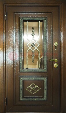 Теплая входная дверь со стеклом и ковкой разноцветной ДСК-13 в Саратове