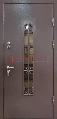 Металлическая дверь Порошок с небольшим стеклом и ковкой ДСК-282 в Саратове
