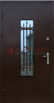 Надежная металлическая дверь со стеклом и ковкой ДСК-47 в Саратове
