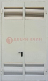 Белая металлическая противопожарная дверь с вентиляционной решеткой ДТ-6 в Саратове