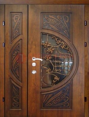 Металлическая дверь с виноритом и резной панелью внутри ДВТ-70 в Саратове