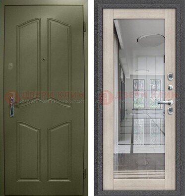 Зеленая стальная дверь с МДФ панелями и зеркалом ДЗ-137 в Саратове