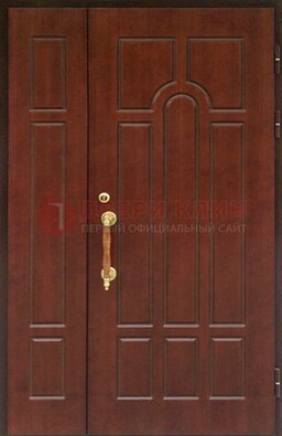 Стальная полуторная дверь для частного дома ПЛ-13 в Саратове