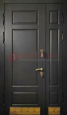 Черная полуторная железная дверь для частного дома ПЛ-2 в Саратове