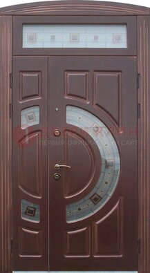 Коричневая двухстворчатая железная дверь с МДФ и витражом ВЖ-29 в Саратове