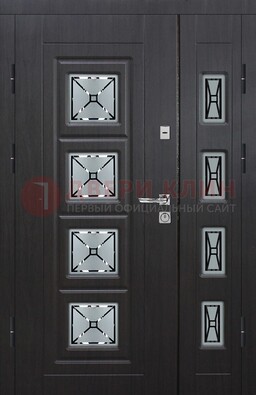 Чёрная двухстворчатая железная дверь с МДФ и витражом ВЖ-35 в Саратове